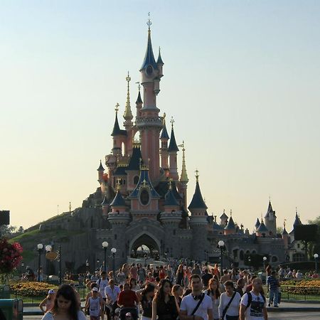 Appartement Wakandais-Proche Disney, Parking & Wifi Монтеврен Екстериор снимка